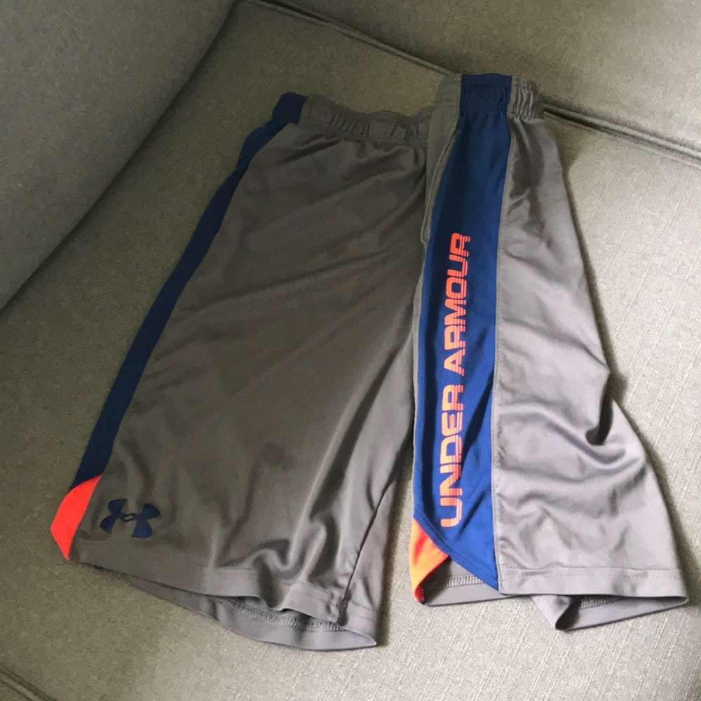 Boys youth large underarmour athletic shorts